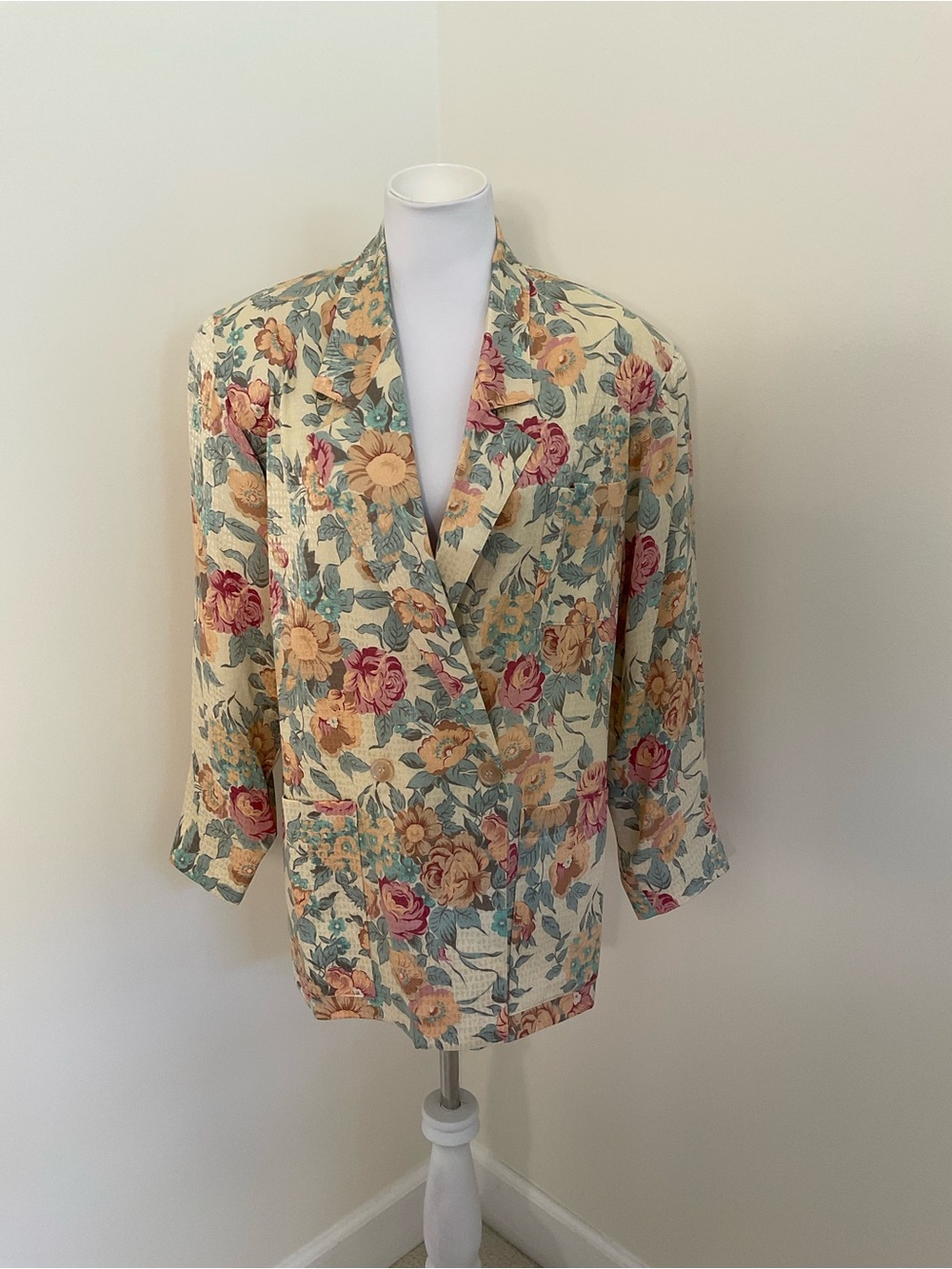 Anne Klein II Vintage Floral Cream Silk Jacket with Rose and Peach Blooms